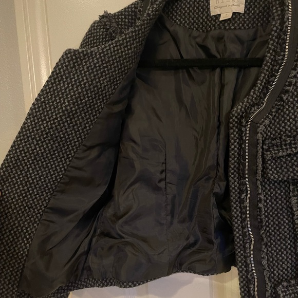 Hinge Size S , Black / Grey raw edge high low blazer - Picture 4 of 13
